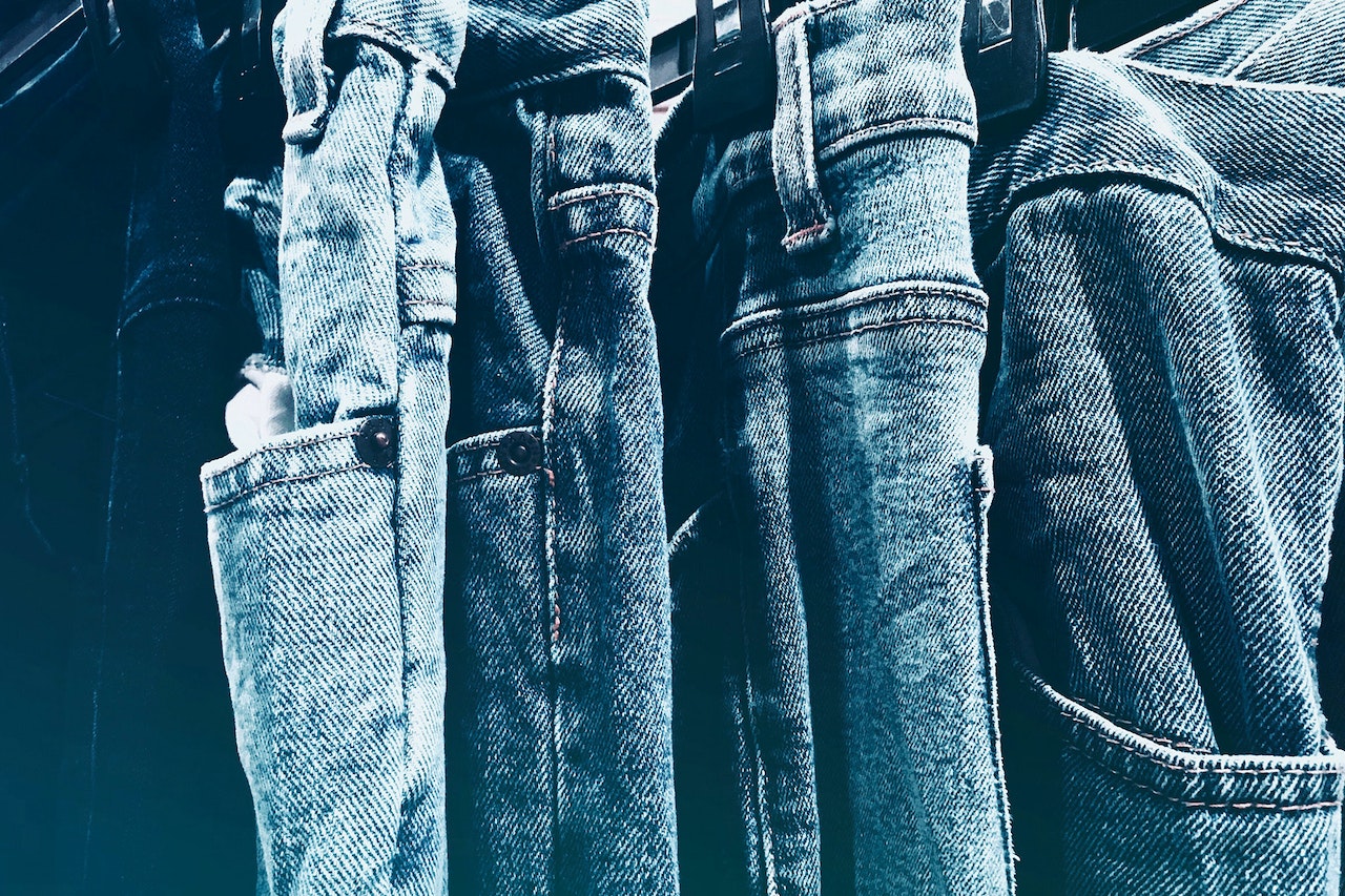 cara mencuci celana jeans